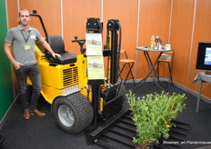 Olaf Vernooij stond op de beurs namens Agricom om hun Combi-Trac voor de containerveld kwekers te promoten.